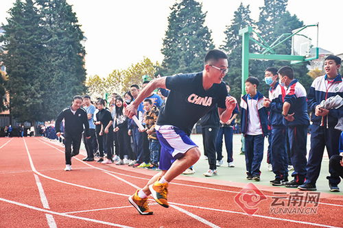 体育 美食进校园 云南农大附中举办第十届体育美食节